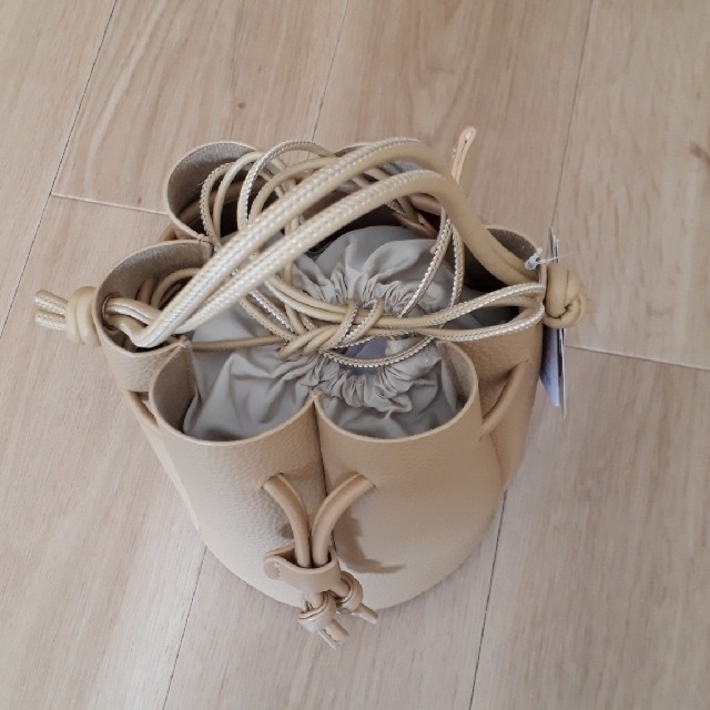 しまむら(シマムラ)のyumi カヌレバッグ バケツ型 バケツ型巾着付きバッグ しまむら コラボ レディースのバッグ(ショルダーバッグ)の商品写真