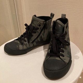 ザラキッズ(ZARA KIDS)の専用／ZARA KIDS／22.5 迷彩ハイカットスニーカー(スニーカー)