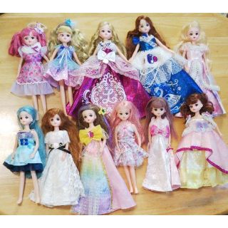 タカラトミー(Takara Tomy)の【お買い得‼️】リカちゃん人形11体 + 洋服 小物 まとめ売り(キャラクターグッズ)