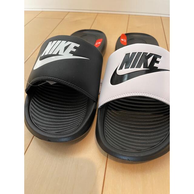 NIKE(ナイキ)のナイキ ビクトリーワンミスマッチミックス新品送料込27cmタグ付き箱なし左白 メンズの靴/シューズ(サンダル)の商品写真