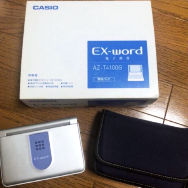 CASIO(カシオ)の電子辞書　EX-word AZ-T4100G インテリア/住まい/日用品の文房具(その他)の商品写真