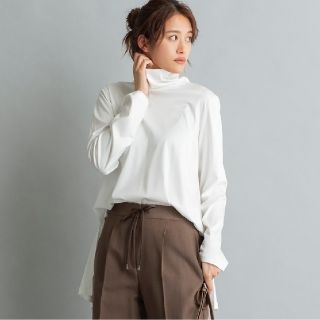 プラステ(PLST)の新品！未使用！タグ付！♥️PLST♥️クロスジャージタートルネックＴシャツ。M。(カットソー(長袖/七分))