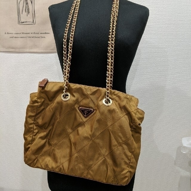 PRADA(プラダ)のPRADAキルティングバッグ　AmeriVintageで購入 レディースのバッグ(ショルダーバッグ)の商品写真