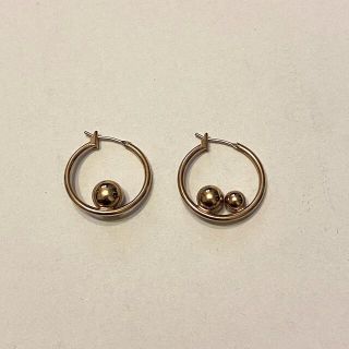 LOUISE DAMAS ピアス　ゴールド(ピアス)