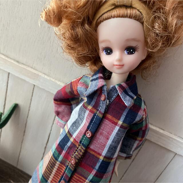 リカちゃん　洋服　シャツマキシワンピース   マルチカラー　ハンドメイド ハンドメイドのぬいぐるみ/人形(人形)の商品写真