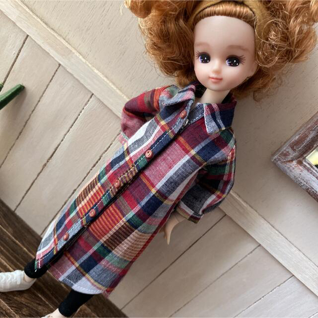 リカちゃん　洋服　シャツマキシワンピース   マルチカラー　ハンドメイド ハンドメイドのぬいぐるみ/人形(人形)の商品写真