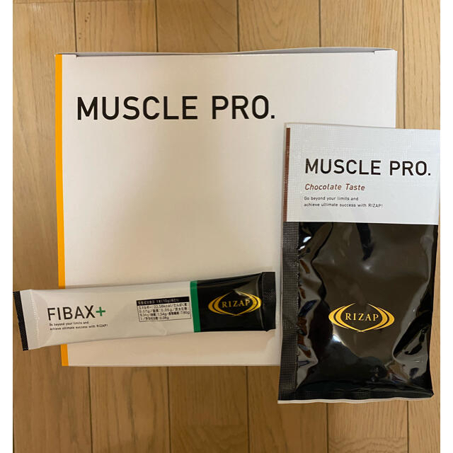 最終値下　ライザップ プロテイン　MUSCLE PRO マンゴー味　おまけ付き！ 食品/飲料/酒の健康食品(プロテイン)の商品写真