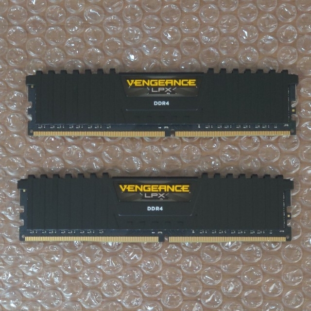 CORSAIR CMK16GX4M2B3200C16 2本