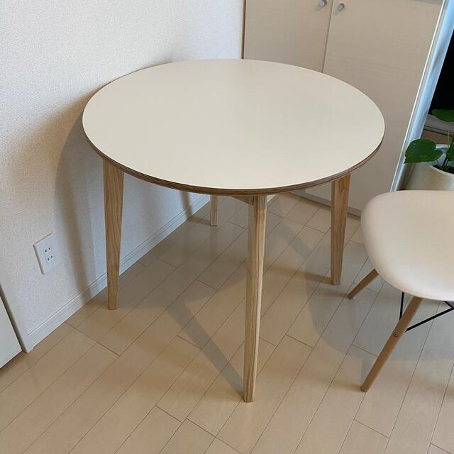 白カフェテーブル　円テーブル　無印カリモク