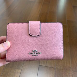 コーチ(COACH)のショプバ・箱付き　二つ折りライトピンク(財布)