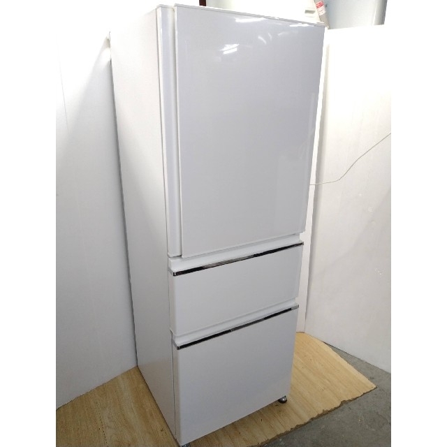 生活家電冷蔵庫　ホワイトデザイン　フラットタイプ　使いやすいサイズ　スリムで置けちゃう