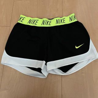 ナイキ(NIKE)のくぅちゃんママ様専用　NIKE ショートパンツ　黒×白　サイズS(その他)