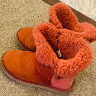 アグ(UGG)のUGG レッド　ブーツ(ブーツ)