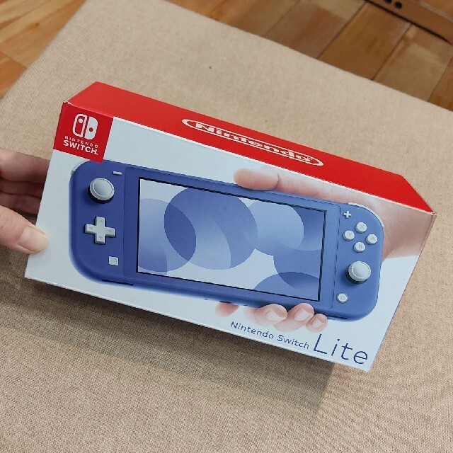 ニンテンドースイッチライト【ブルー】 - 携帯用ゲーム機本体