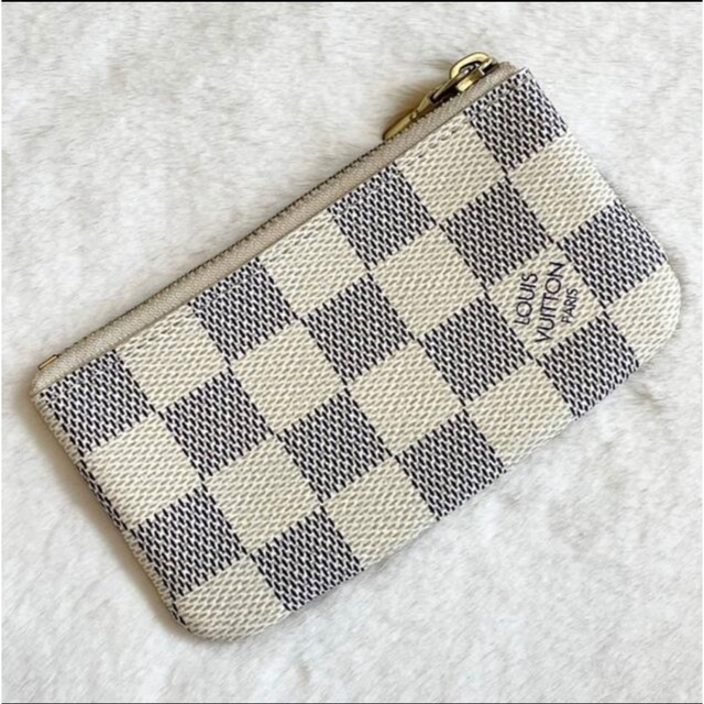 LOUIS VUITTON(ルイヴィトン)のルイ・ヴィトン 希少！廃盤！新品！ポシェット・クレ ホワイト ダミエ・キャンパス メンズのファッション小物(コインケース/小銭入れ)の商品写真