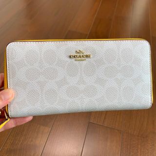 コーチ(COACH)のショップバック・箱付き　長財布　ホワイト×イエロー(長財布)