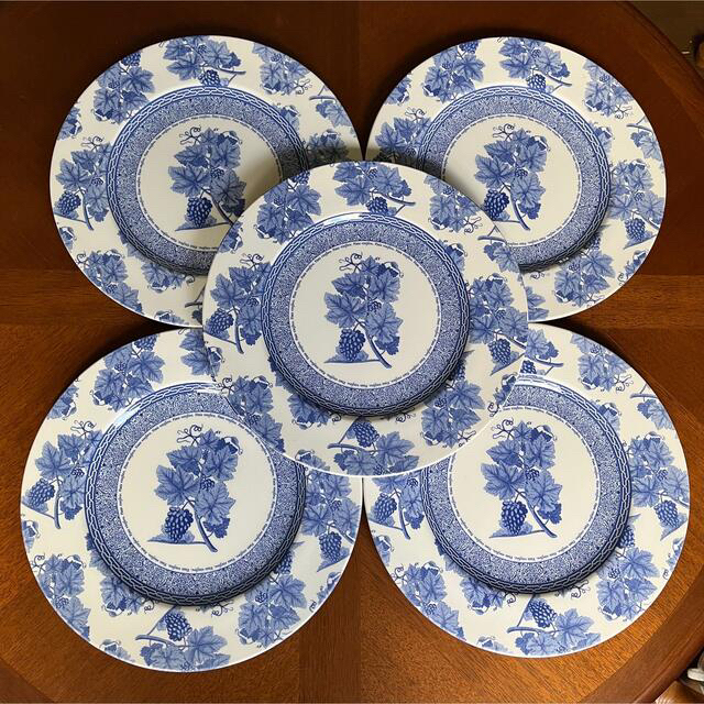 WEDGWOOD(ウェッジウッド)の【未使用美品】ウェッジウッド★ビンテージブルー★ディナー皿　4枚 インテリア/住まい/日用品のキッチン/食器(食器)の商品写真