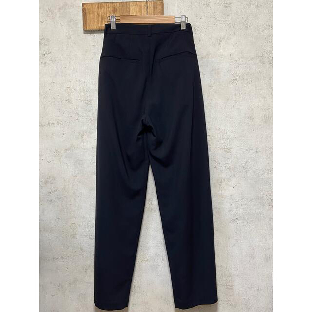 CLANE(クラネ)のCLANE BASIC TUCK PANTS ネイビー　20ss レディースのパンツ(その他)の商品写真