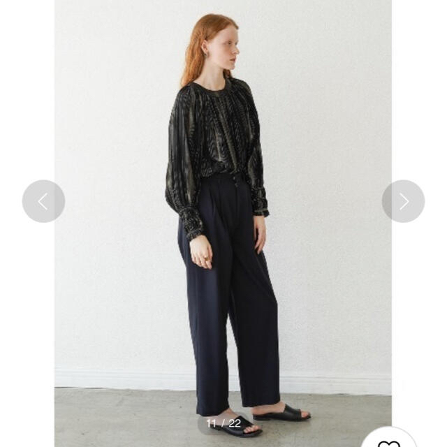 CLANE(クラネ)のCLANE BASIC TUCK PANTS ネイビー　20ss レディースのパンツ(その他)の商品写真