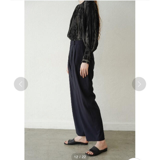 CLANE(クラネ)のCLANE BASIC TUCK PANTS ネイビー　20ss レディースのパンツ(その他)の商品写真