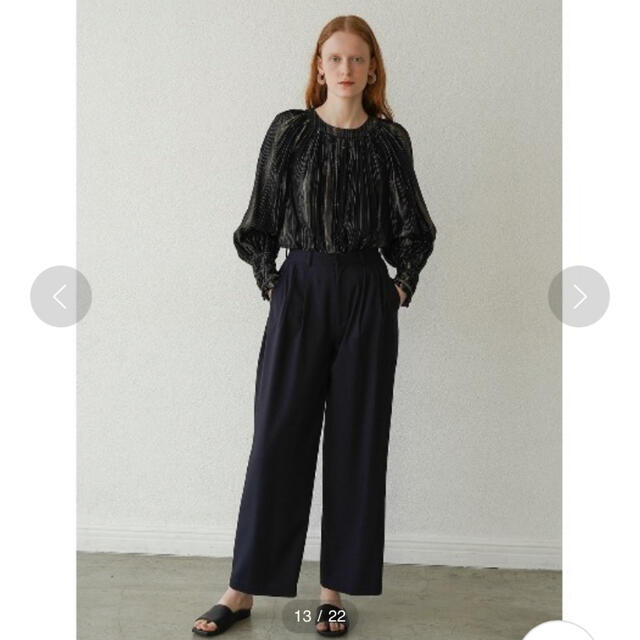 CLANE(クラネ)のCLANE BASIC TUCK PANTS ネイビー　20ss レディースのパンツ(その他)の商品写真