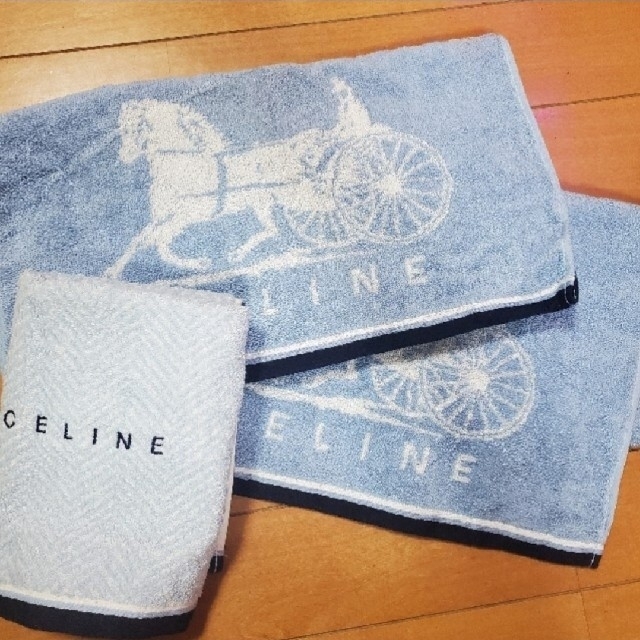 celine(セリーヌ)のCELINE セリーヌ フェイスタオル ウォッシュタオル 水色 馬車　34 インテリア/住まい/日用品の日用品/生活雑貨/旅行(タオル/バス用品)の商品写真