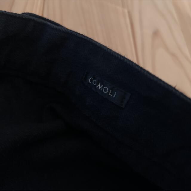 COMOLI(コモリ)のCOMOLI 20aw ベルテッドデニムパンツ ブラック サイズ2 メンズのパンツ(デニム/ジーンズ)の商品写真