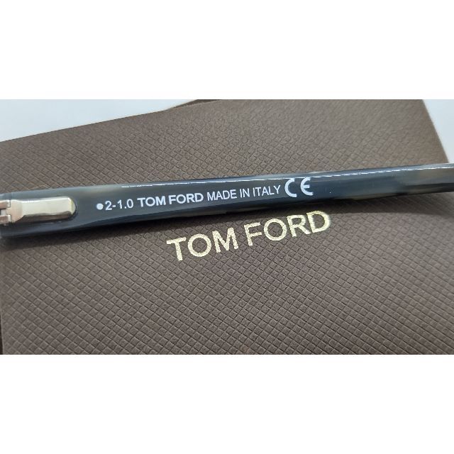 TOM FORD(トムフォード)のトムフォード 眼鏡 送料無料 税込 新品 TF5241 001 ブラックカラー メンズのファッション小物(サングラス/メガネ)の商品写真