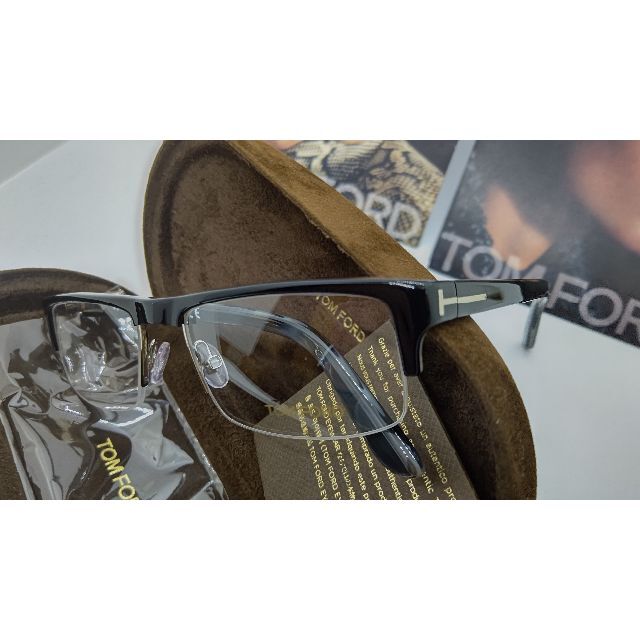 TOM FORD(トムフォード)のトムフォード 眼鏡 送料無料 税込 新品 TF5241 001 ブラックカラー メンズのファッション小物(サングラス/メガネ)の商品写真
