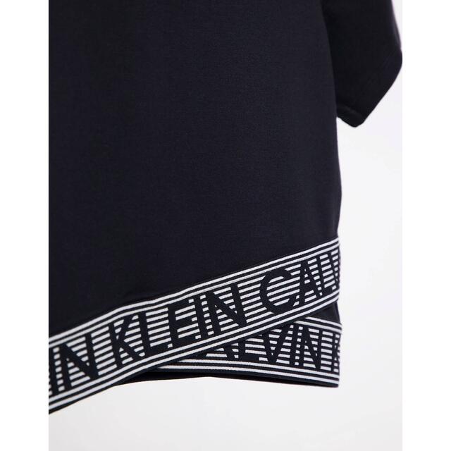 Calvin Klein(カルバンクライン)の新品未使用　Calvin Klein　ショートトップス　送料込 レディースのトップス(Tシャツ(半袖/袖なし))の商品写真
