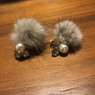 ローズバッド(ROSE BUD)のファービジューピアス❤︎新品(ピアス)