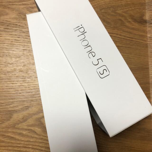 iPhone(アイフォーン)のiPhone5s 空箱　イヤホン　充電器　ステッカー エンタメ/ホビーのコレクション(ノベルティグッズ)の商品写真