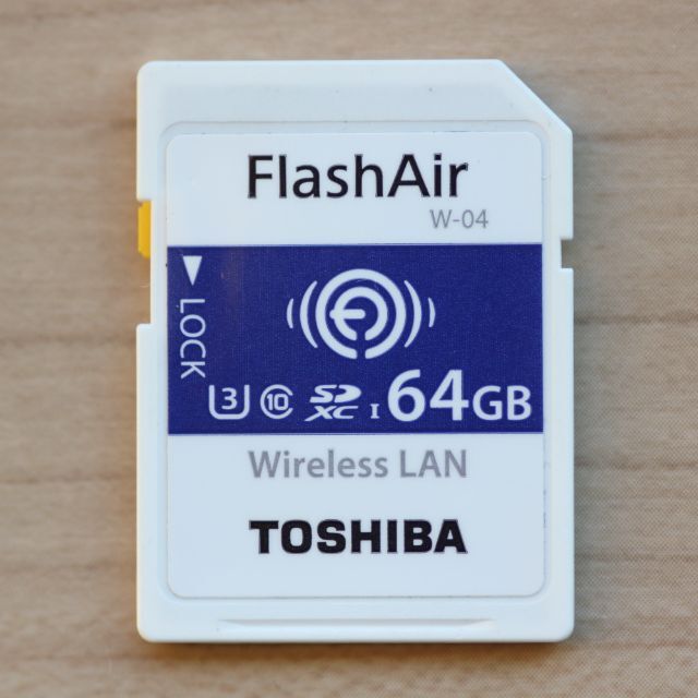 東芝製 FlashAir W-04 64GB TOSHIBA 無線LAN SD