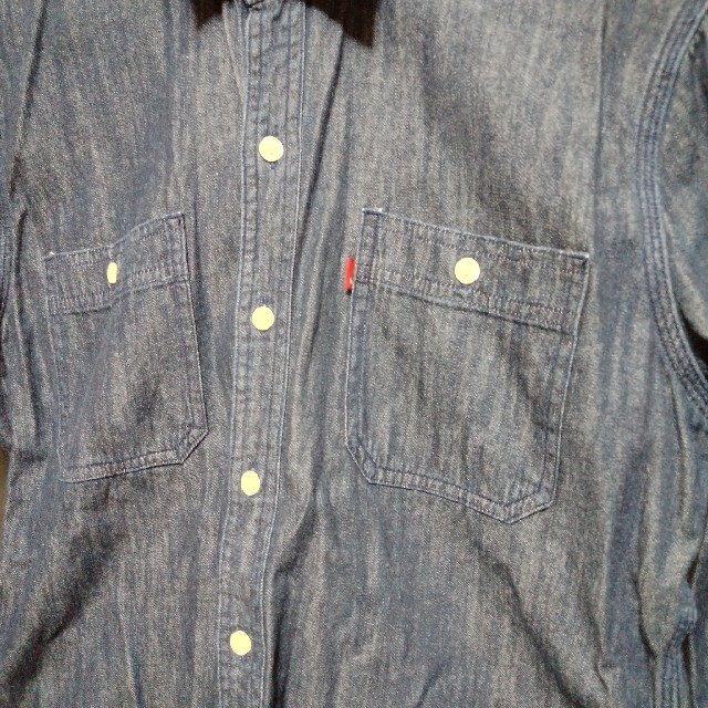 Levi's(リーバイス)の【3/6再値下げ！】リーバイス　デニムシャツ　長袖　メンズ　Mサイズ メンズのトップス(シャツ)の商品写真