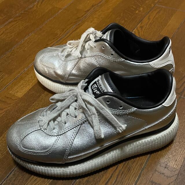 Onitsuka Tiger(オニツカタイガー)のOnitsuka Tiger  DELECITY  PURE SILVER 値下 レディースの靴/シューズ(スニーカー)の商品写真