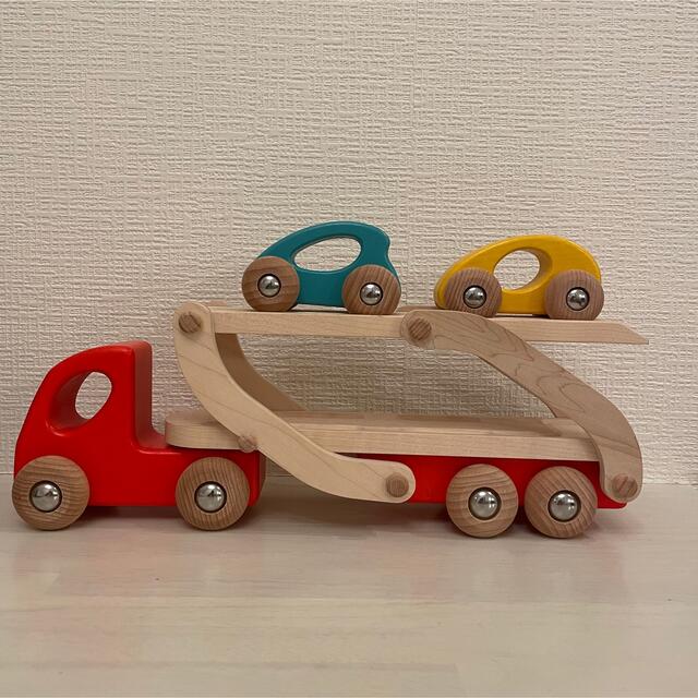 ボーネルンド　車をはこぶトラック　木製　車　おもちゃ