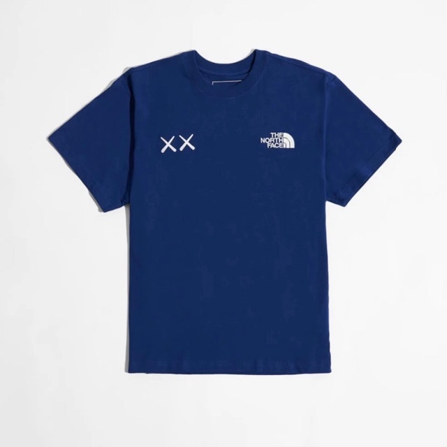 THE NORTH FACE(ザノースフェイス)のTHE NORTH FACE XX KAWS TEE Bolt Blue メンズのトップス(Tシャツ/カットソー(半袖/袖なし))の商品写真