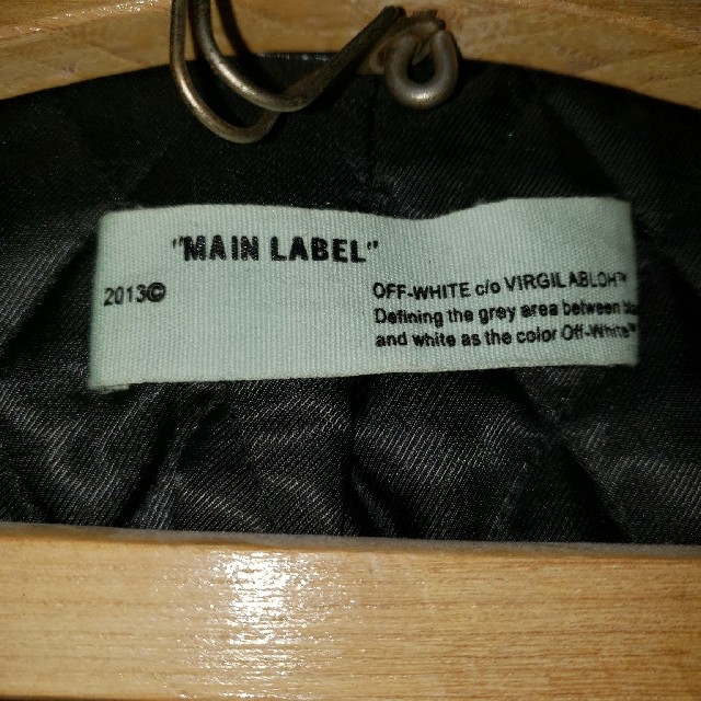 off-white レザーブルゾン 岩田剛典着用 off-white レザーブルゾン 岩田剛典着用