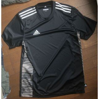 アディダス(adidas)のL  ADIDAS  Tシャツ　黒(Tシャツ/カットソー(半袖/袖なし))