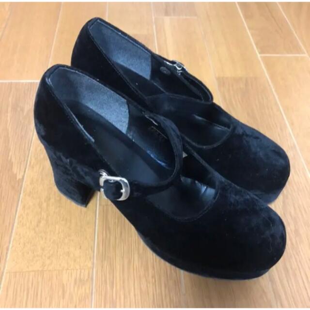 パンプス　黒　ベロア レディースの靴/シューズ(ハイヒール/パンプス)の商品写真