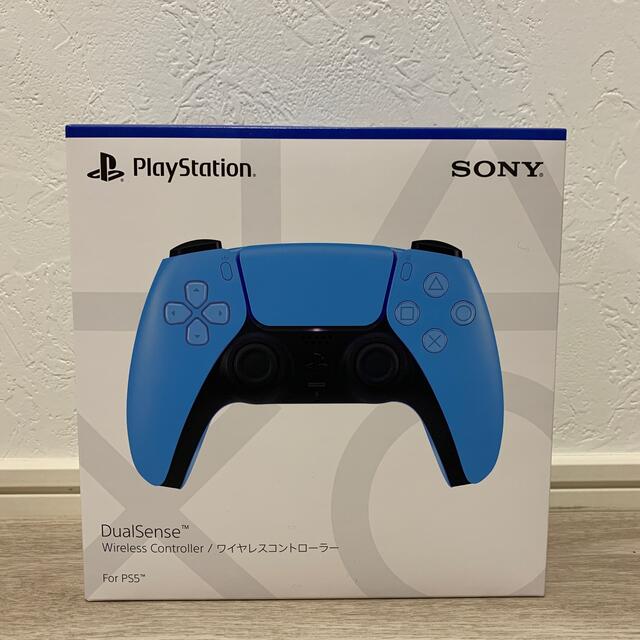 PlayStation(プレイステーション)の【純正品】DualSense ワイヤレスコントローラー スターライト ブルー エンタメ/ホビーの雑誌(ゲーム)の商品写真