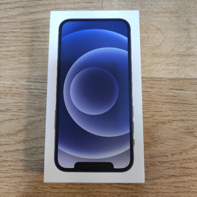 Apple(アップル)のiPhone12 本体64GB ブラック 新品未開封 スマホ/家電/カメラのスマートフォン/携帯電話(スマートフォン本体)の商品写真