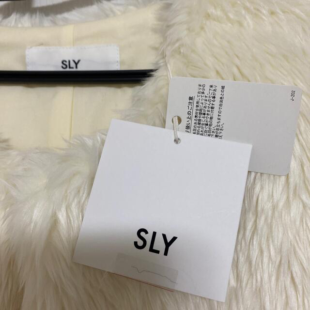 SLY(スライ)のSLY ホワイトファーコート レディースのジャケット/アウター(毛皮/ファーコート)の商品写真