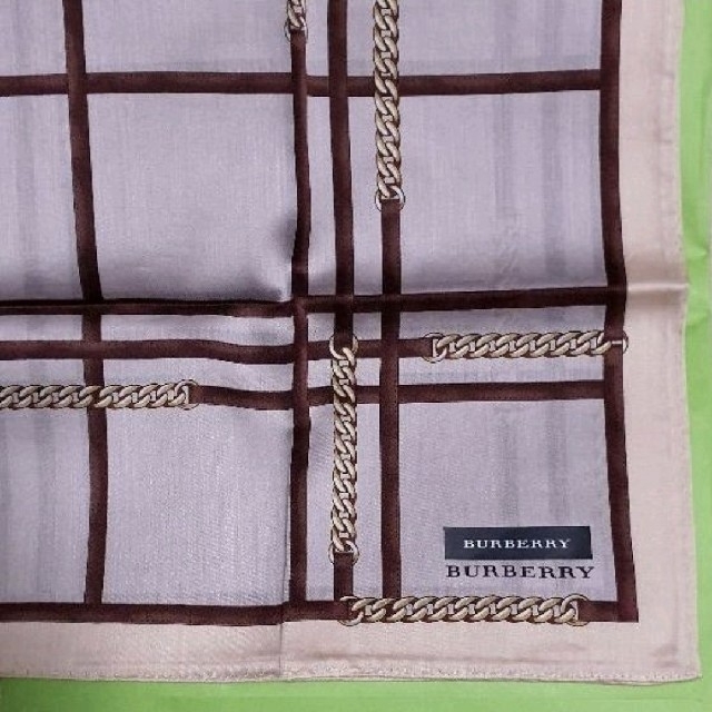 BURBERRY(バーバリー)のバーバリー BURBERRY ブラウン系 チェーン柄!? 新品 未使用シール付き レディースのファッション小物(ハンカチ)の商品写真