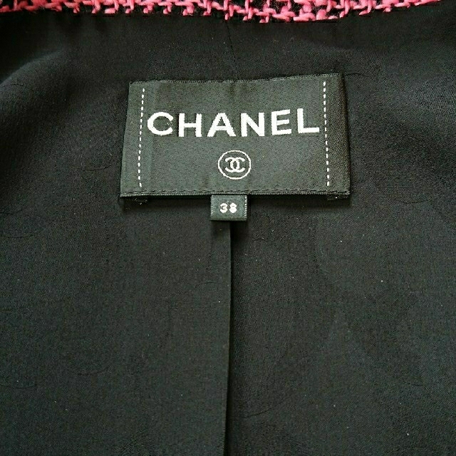 CHANEL(シャネル)の新品CHANEL COCO NEIGEシアーリング ラムスキン ツイード コート レディースのジャケット/アウター(ムートンコート)の商品写真