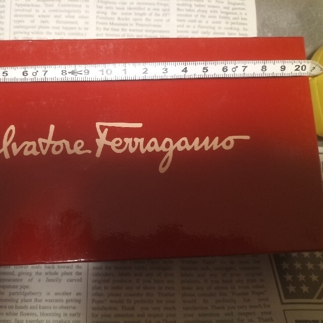 Salvatore Ferragamo(サルヴァトーレフェラガモ)のサルヴァトーレ　フェラガモ　ヴァラ　長財布　ネイビー レディースのファッション小物(財布)の商品写真