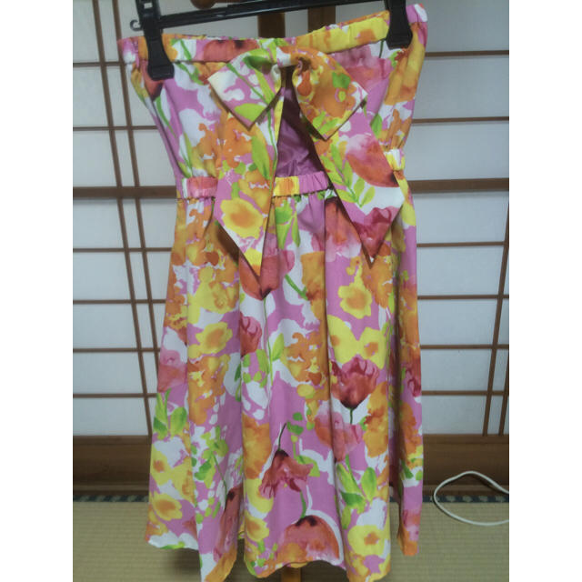MERCURYDUO(マーキュリーデュオ)の大花プリント♡ブラウジングベアワンピ レディースのスカート(ひざ丈スカート)の商品写真
