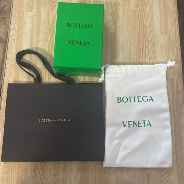 Bottega Veneta(ボッテガヴェネタ)のBOTTEGA VENETA 紙袋　空箱　中袋 レディースのバッグ(ショップ袋)の商品写真