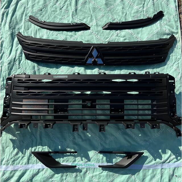 新型デリカD5 フロントグリル周り一式 ロワーバンパー チッピング塗装品