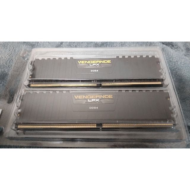 Corsair DDR4 16GB(8GBx2枚)メモリー